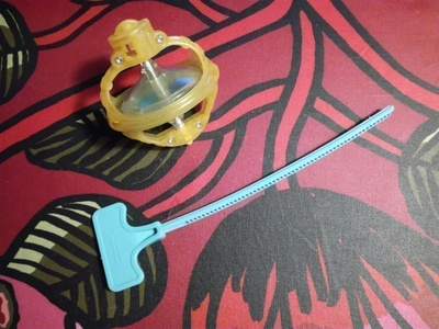Blade spinner