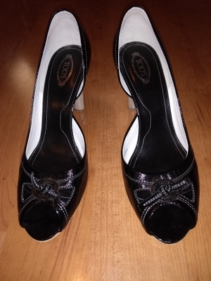 Käsin tehdyt Italial. TOD'S -merkin korkokengät, koko 40,5