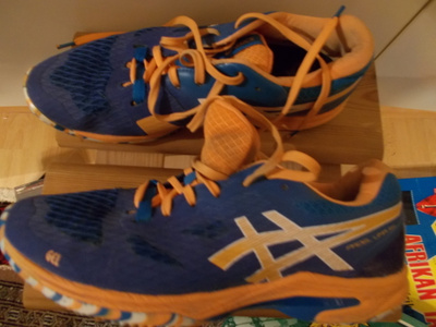 ASICS NIKE NB
