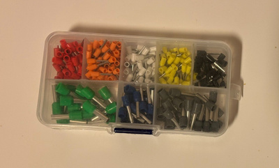 Kuvan johdonpääholkit