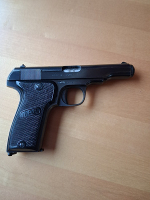 Deaktivoitu 7,65 MAB D pistooli