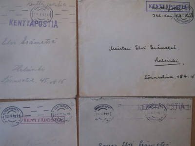 Neljä "Kenttäpostia" -leimattua kuorta sota-ajalta
