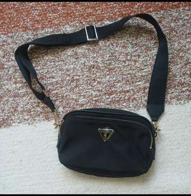 Guess Gemma crossbody camera-olkalaukku-black