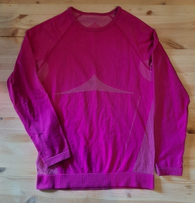 Pinkki tekninen paita