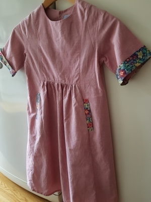 Roosa Mupe Mekko / Puuvillamekko - koko 134 cm