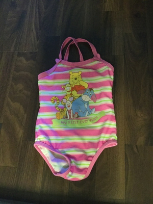 Tyttöjen Nalle Puh uimapuku koossa 74cm