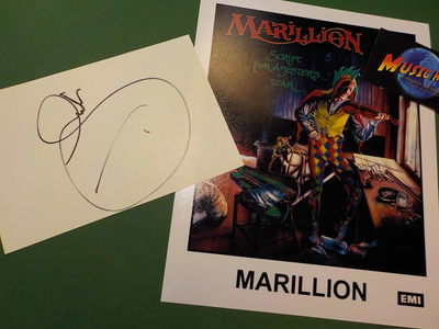 MARILLION NIMIKIRJOITUS + PROMOKUVA