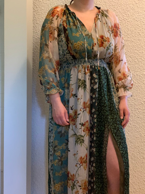 Zara kukka maksimekko M