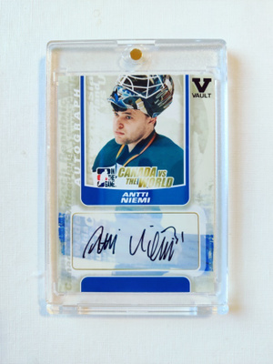 Antti Niemi - 10-11 ITG Vault Canada vs The World Autograph