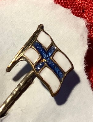 Suomen lippu neulamerkki rintamerkki1930-40