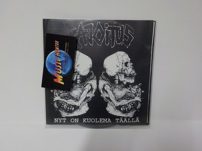 RAJOITUS - NYT ON KUOLEMA TÄÄLLÄ M-/M- 7"