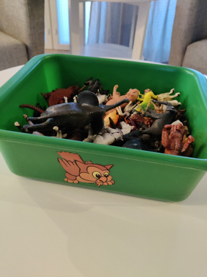 Muovisia lelu eläimiä 90++ kpl