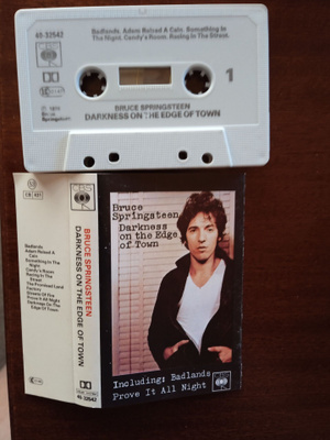 C- KASETTI: BRUCE SPRINGSTEEN : DARKNESS ON THE EDGE OF TOWN