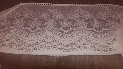 Verhokappa : kukkakuvioinen pitsi kappa 61x256cm