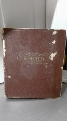 KAUNIS VANHA VINTAGE RESEPTEJÄ - KANSIO