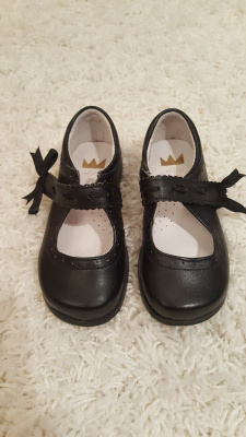 Kinderit kengät koko 25