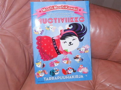 Tarrapuuhakirja MoshiMoshiKawai. Jouluksi