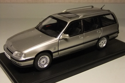 Opel omega A caravan -90 1:24 ALE!