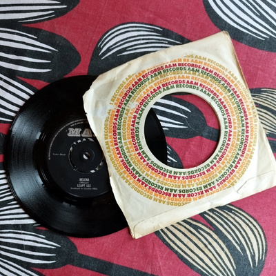 Leapy Lee: Helena,  Summer Rain vinyyli single