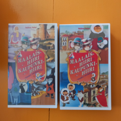 Maalaishiiri ja kaupunkilaishiiri valikoima [VHS] 3€/kpl