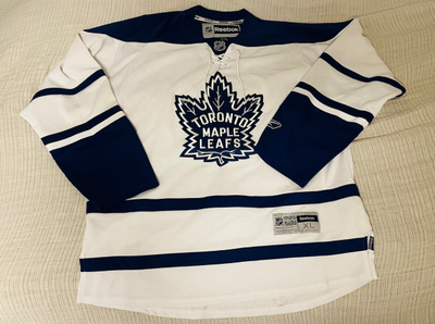 Toronto Maple Leafs NHL pelipaita (sis. postit)