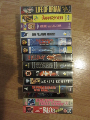 Scifi, fantasia, kauhu ym. VHS-leffoja 13 kpl (myynti & UK)