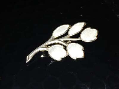 Peace Dove, Crown Trifari hopea solki rintakoru 925