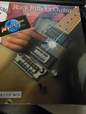 ROCK RIFFS FOR GUITAR BY MARK MICHAELS KITARA NUOTTIKIRJA