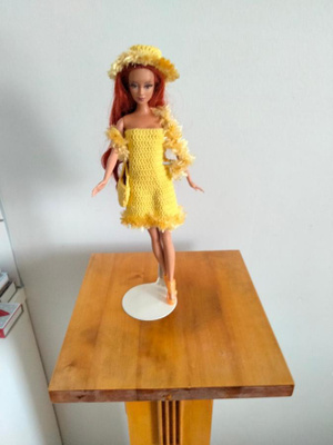 Barbie keltainen setti.