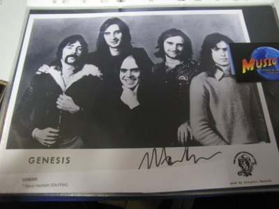 GENESIS PROMOKUVA STEVE HACKETT NIMMARI