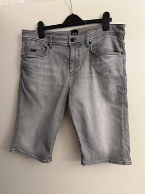 Hugo Boss harmaat miesten farkkushortsit (33)