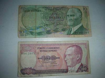 Turkki 10 ja 100 lirasi setelit