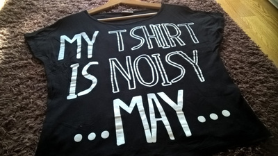 Musta Noisy May lyhyt T-paita / Toppi - M/L