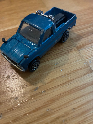 Toyota Hilux Majorette vanha pikkuauto n 1/64