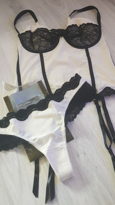 Sensuality by Miriale pitsi Korsetti + stringit 80 D