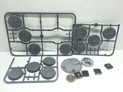 WH40K / WHFB - 19kpl baseja [K148]