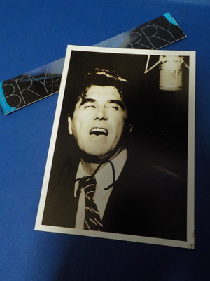 BRYAN FERRY NIMIKIRJOITUS KORTISSA