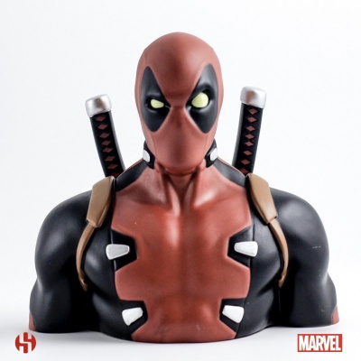 DEADPOOL DELUXE BUST BANK	(17 909)	n.17cm x 18cm	Pankki