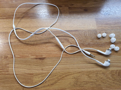 Samsung langalliset nappikuulokkeet