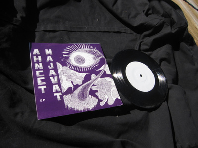 AHNEET MAJAVAT: Suljettu / Ilkeä mies