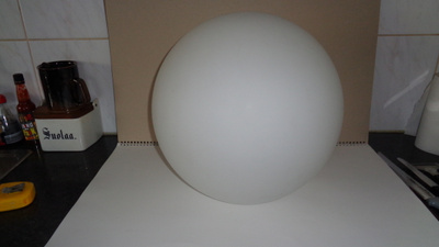 VALAISIN KUPU/VARJOSTIN, ISO 35 X 35 CM,