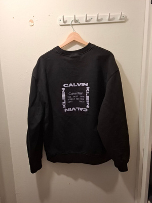 Calvin Klein musta college M/L