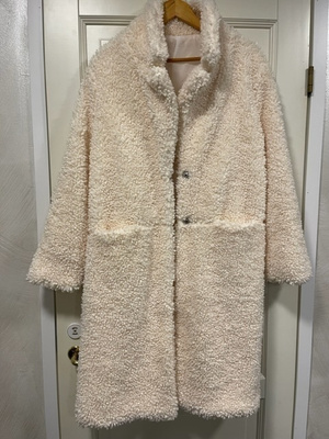 Uusi kermanvaalea teddyturkki one size koko