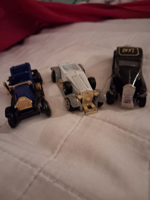 Pikkuauto -37 Bugatti & pari muuta classic cars
