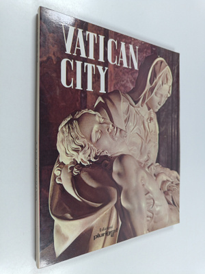 Loretta Santini : Vatican City