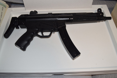 konekivääri kuulakonekivääri Kal 9mmx19 MP5? Kuula ase