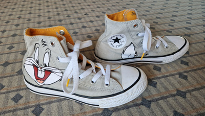 Converse All Star Hi "Bugs Bunny" tennarit .Koko 33 Uudet