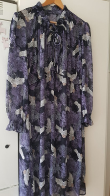 Vero Moda Mekko  / Sifonkimekko - koko 40