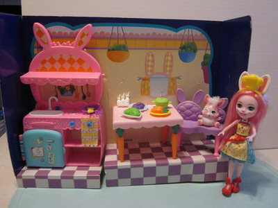 Enchantimals Bree Bunny, nukke + keittiösetti