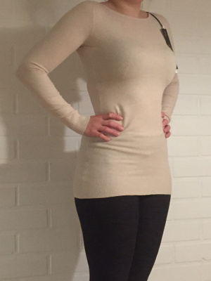 Uusi Koucla beige neule timanteilla ja rusetilla  one size